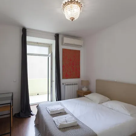 Flh Saldanha Spacious Apartman *